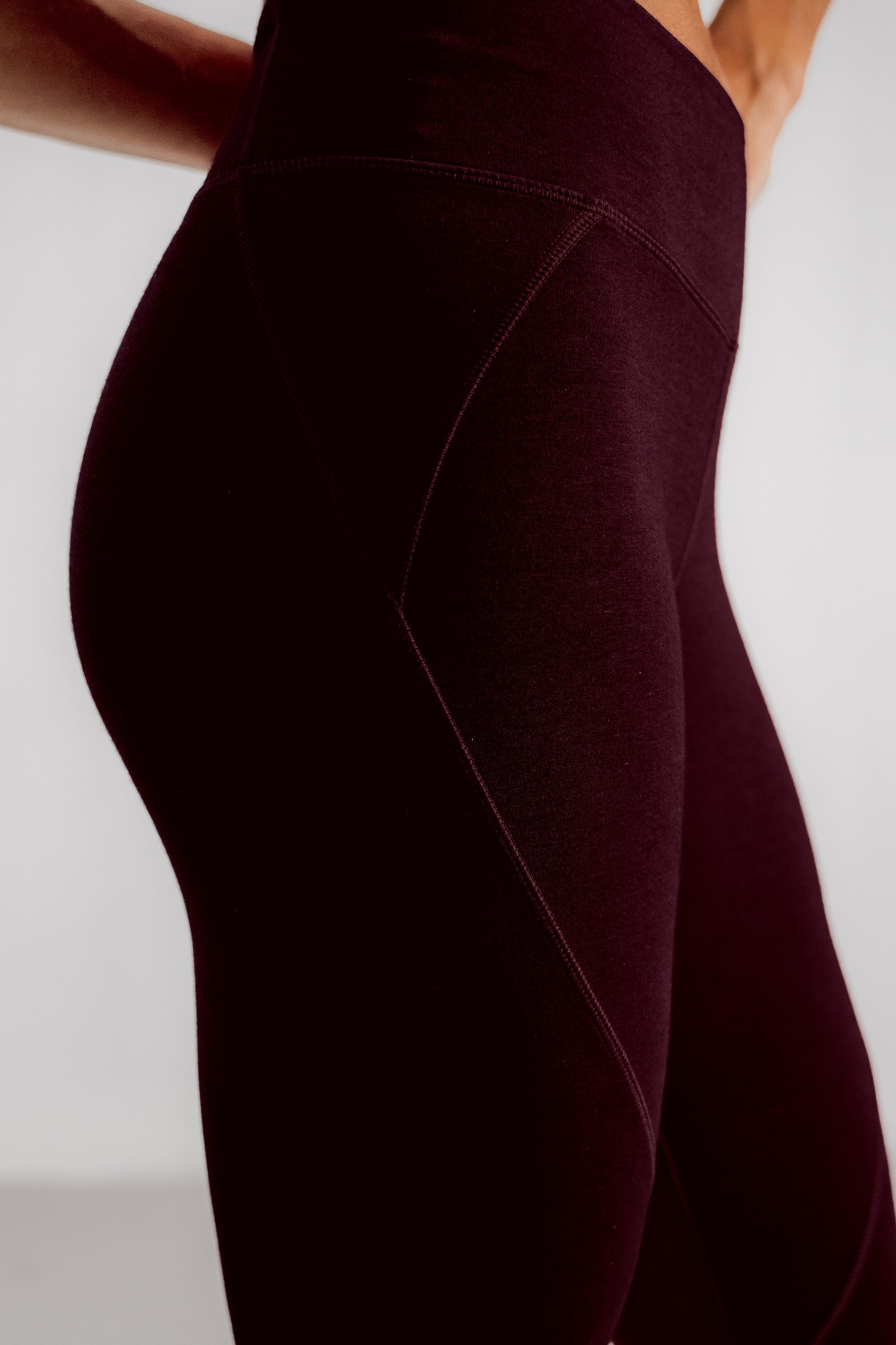 The Contour Bamboo Leggings | Dark Cherry
